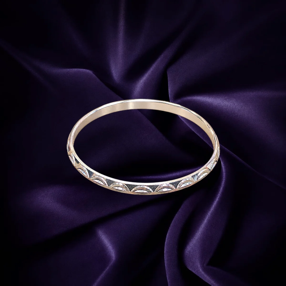 Geometric cut pattern 92.5 sterling silver kada for men